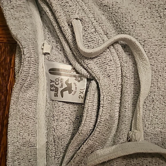 Las Vegas Sweater - Picture 2 of 3